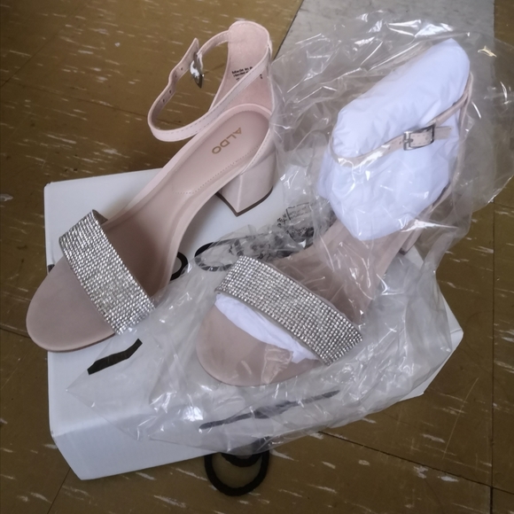 Aldo Sandals, in Bone Leather Nubuck - Picture 1 of 2